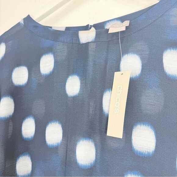 Chico’s Navy Blue White Dot Lightweight Pleat Tiered Flutter Sleeve Blouse NEW - Picture 13 of 15